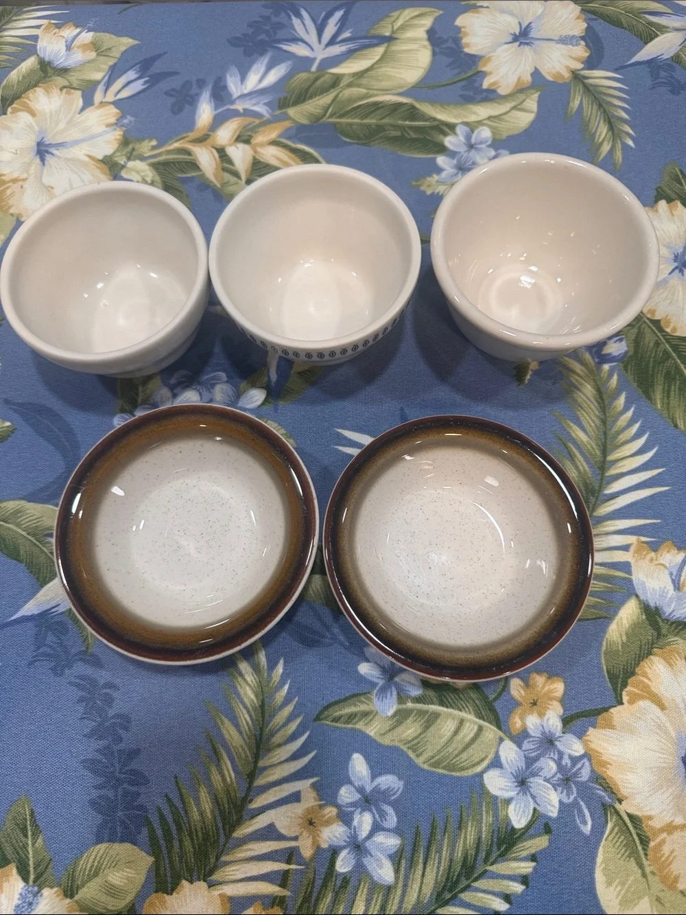 Ceramic Ramekins in Cream with Brown Rim - Multipack